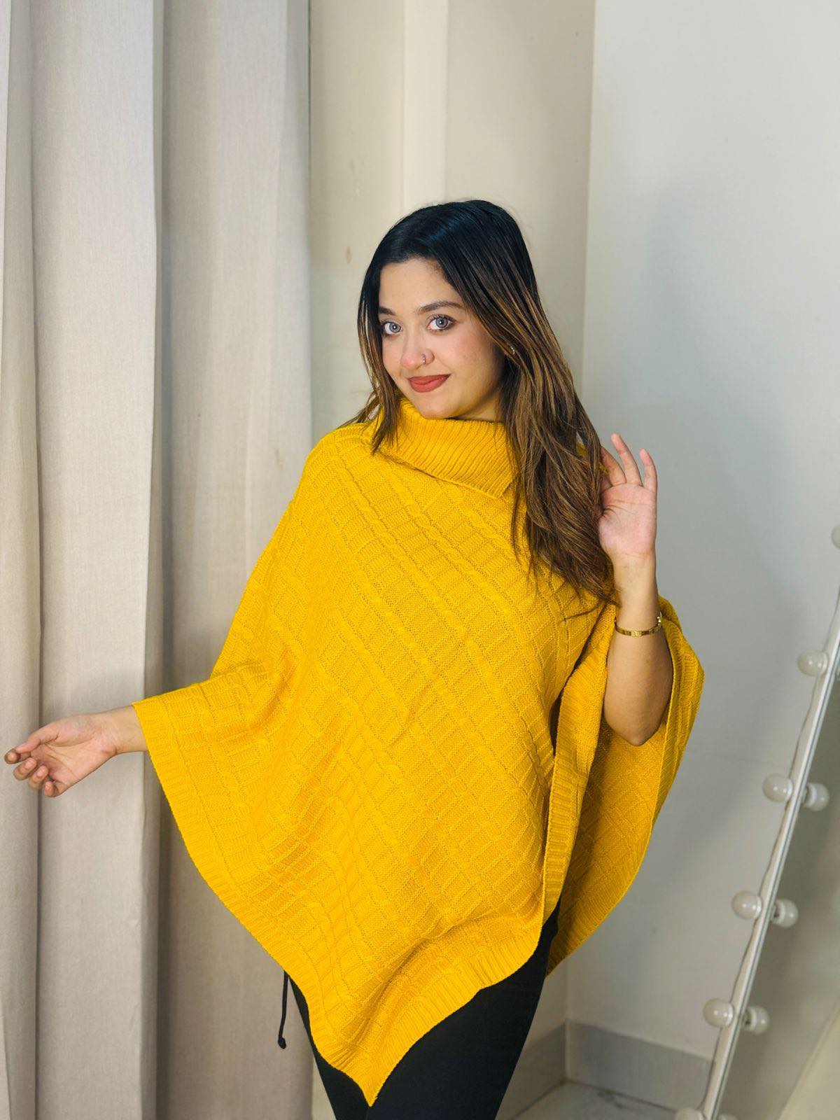 Woolen Poncho | P-7